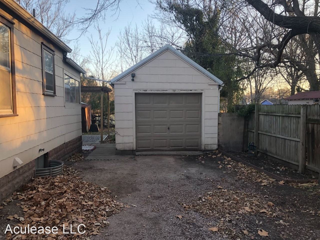 615 E 9th St - Photo 3 of 8