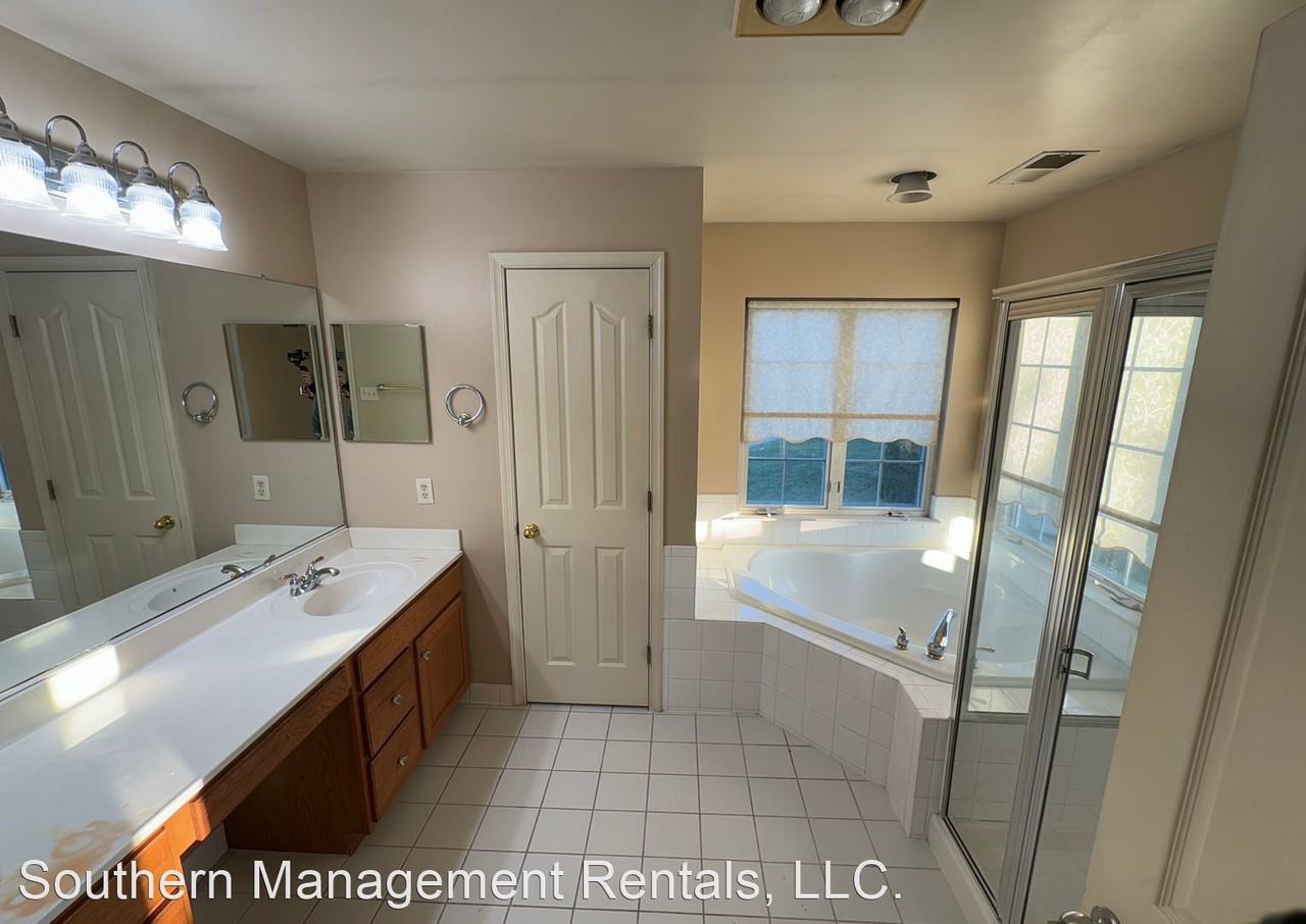 7738 Grand Lake Dr - Photo 2 of 25