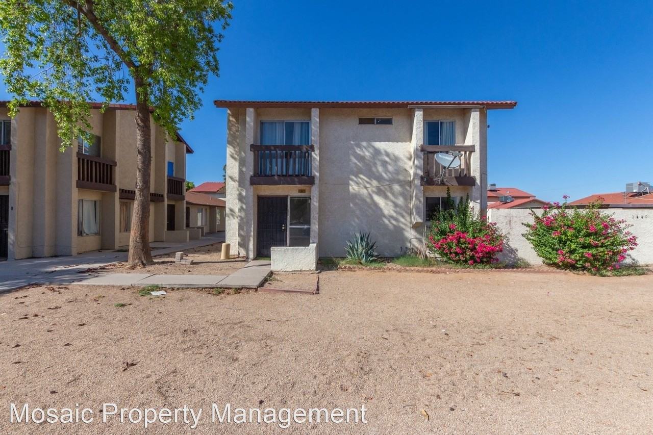 2440 E Waltann Ln. - Photo 2 of 21