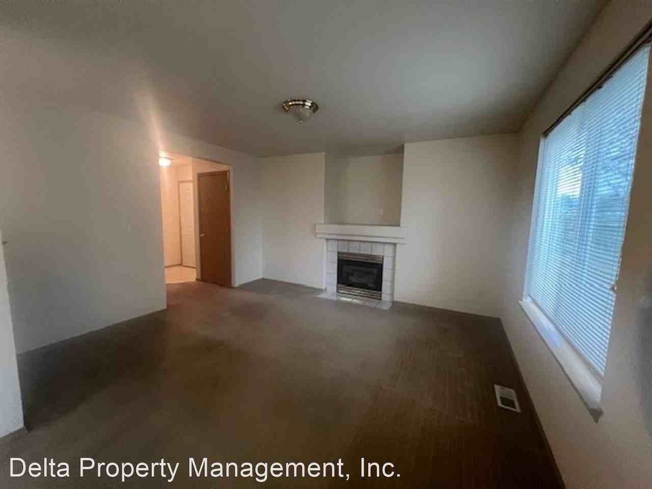 13117 57th Ave NE Units A & B - Photo 3 of 4