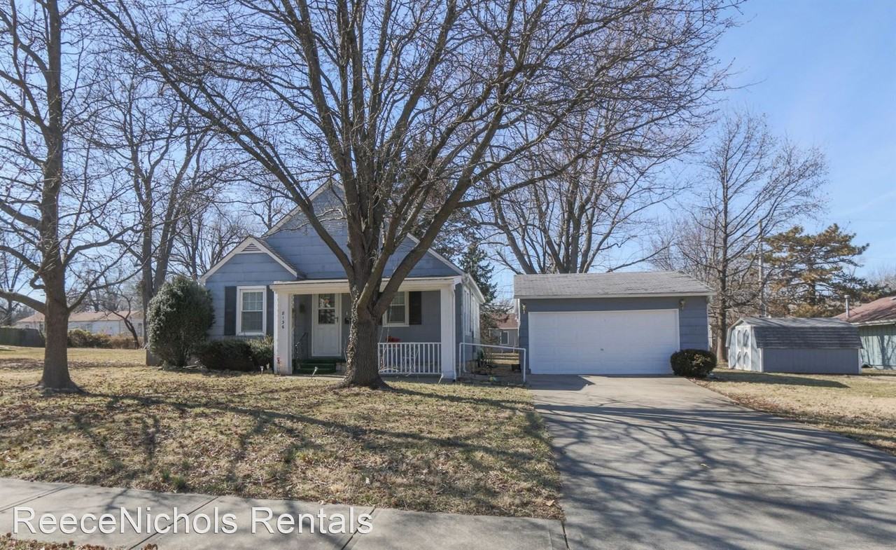 8136 Craig St - Photo 2 of 15