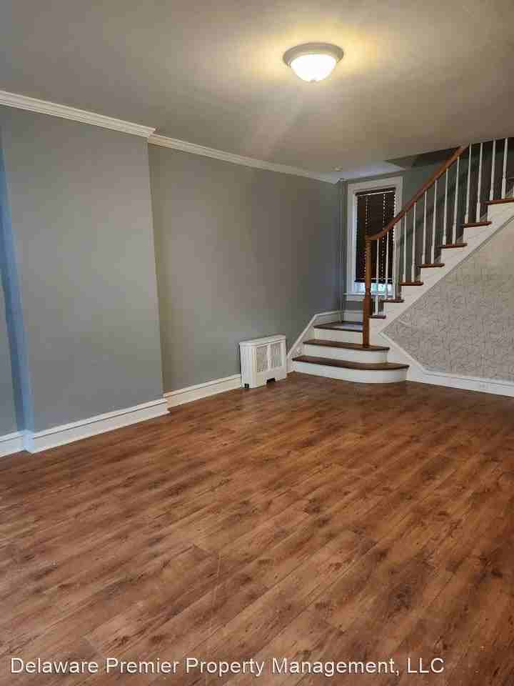 1005 Maple St - Photo 3 of 15