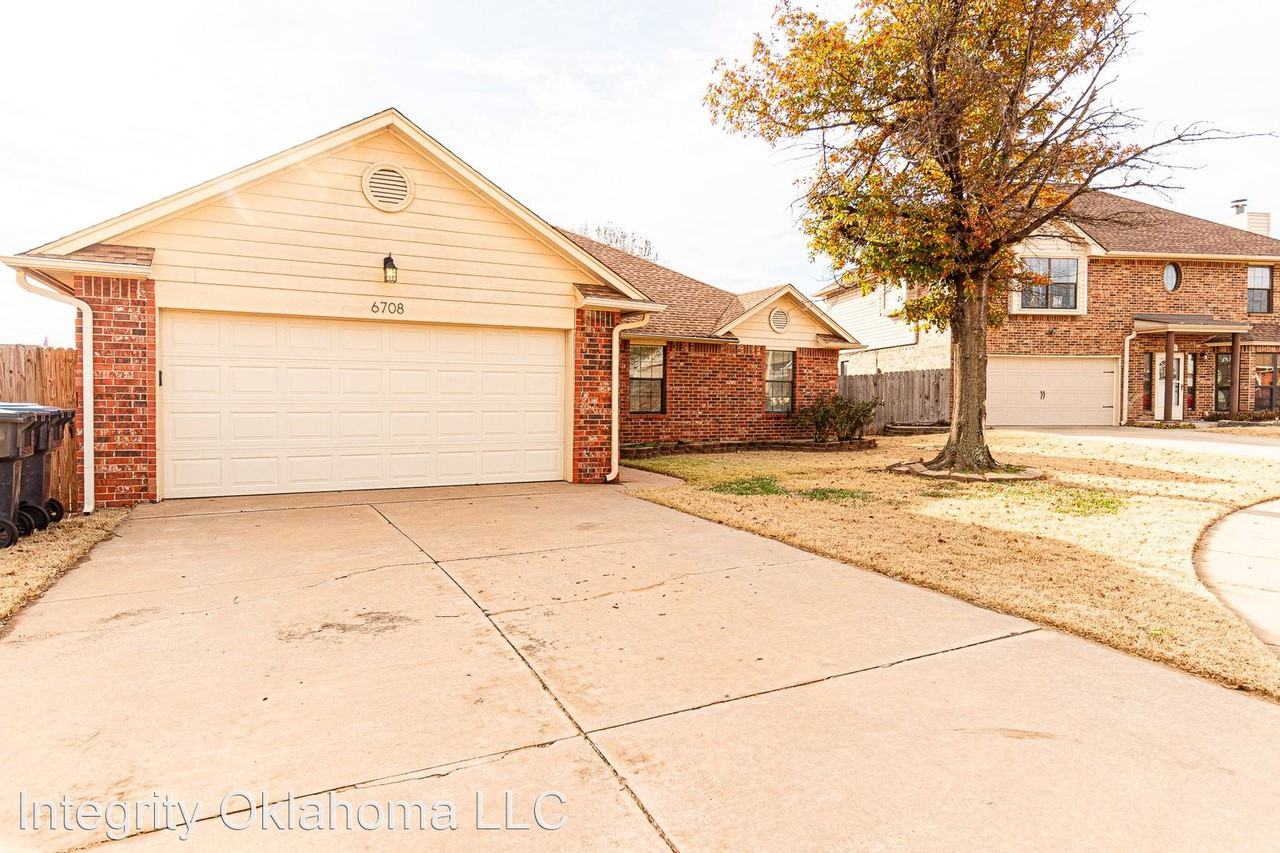 6708 Nw 135th St - Photo 2 of 47