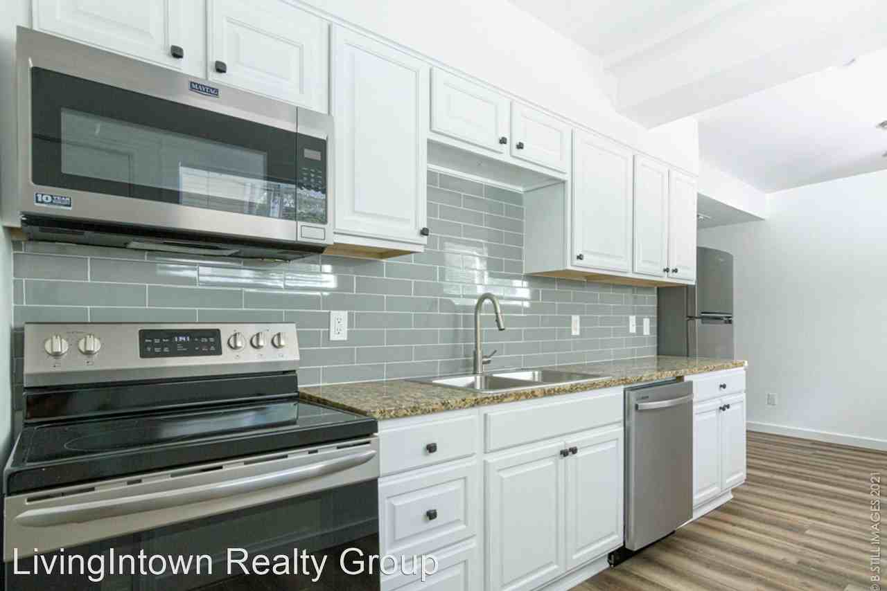 545 Oakview Road - Photo 2 of 12