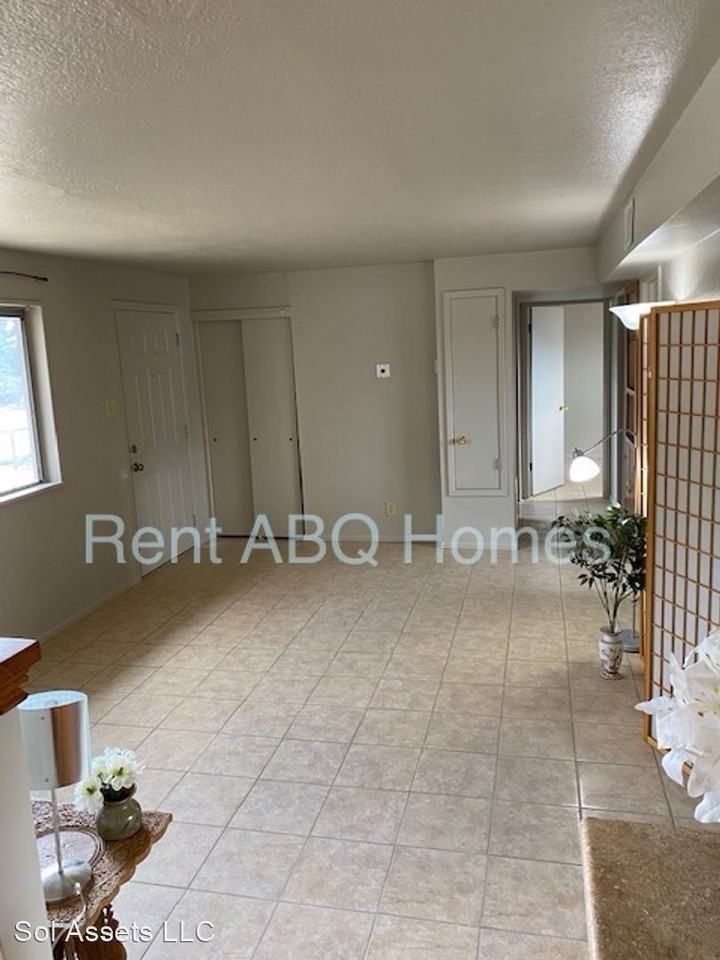 2405 Dorothy St Ne - Photo 2 of 6