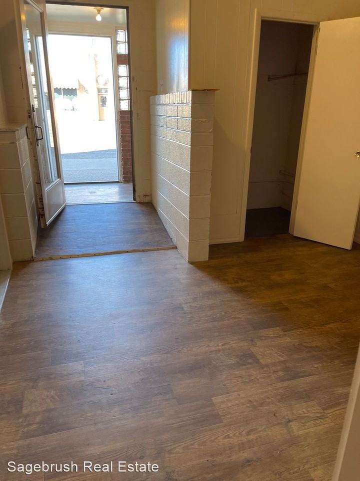 513 W. 7th St. - Photo 3 of 10