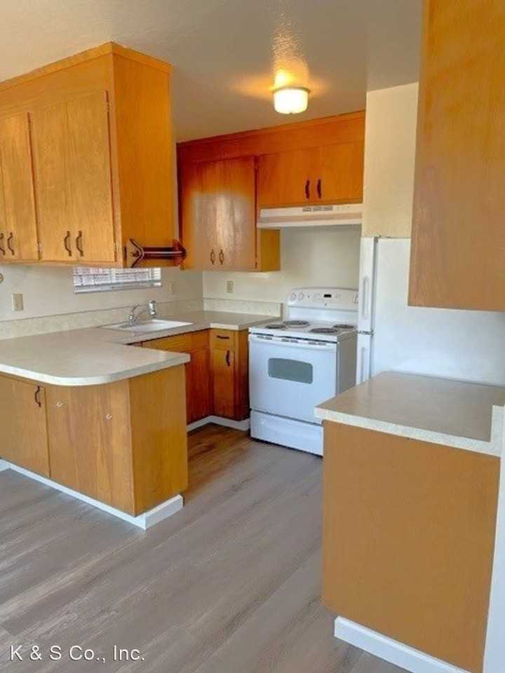 3001 Deakin Street - Photo 2 of 11