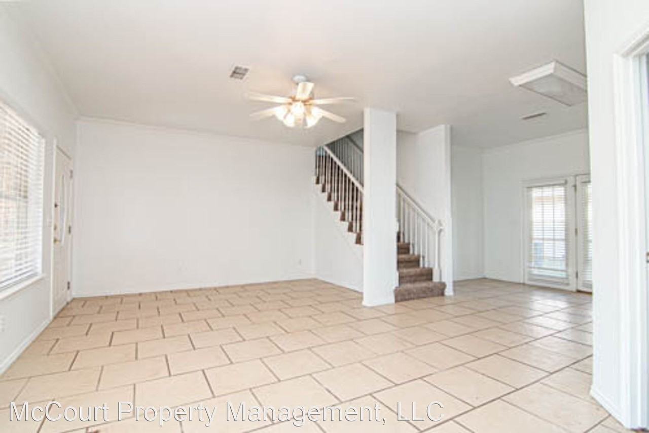 3903 Guadalupe - Photo 3 of 31