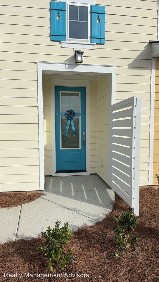 576 Parrott Ave - Photo 3 of 29