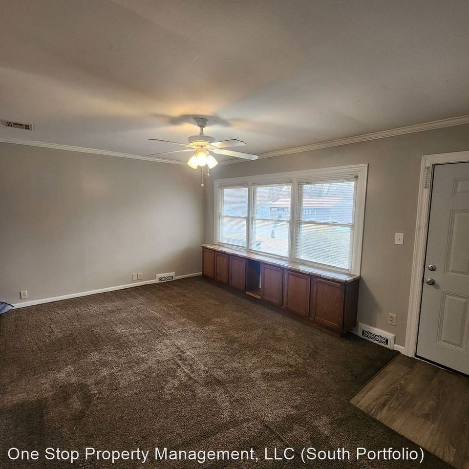 11222 Oakland Ave - Photo 3 of 18