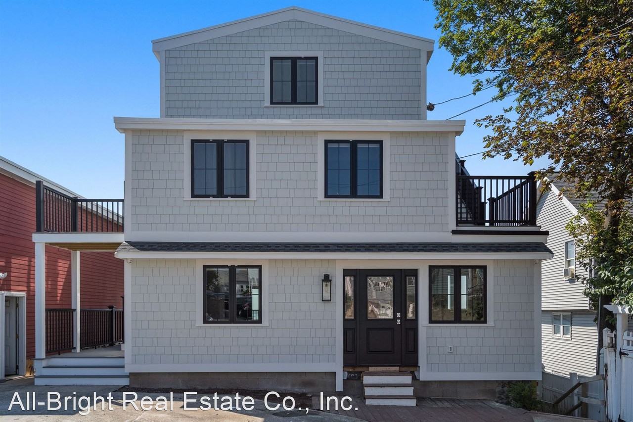 77 Harbor View Ave - Photo 2 of 6