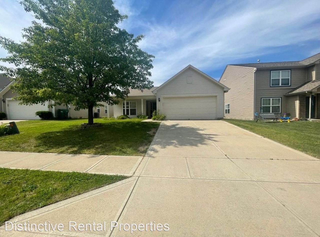 3082 Chivalry Dr - Photo 3 of 15