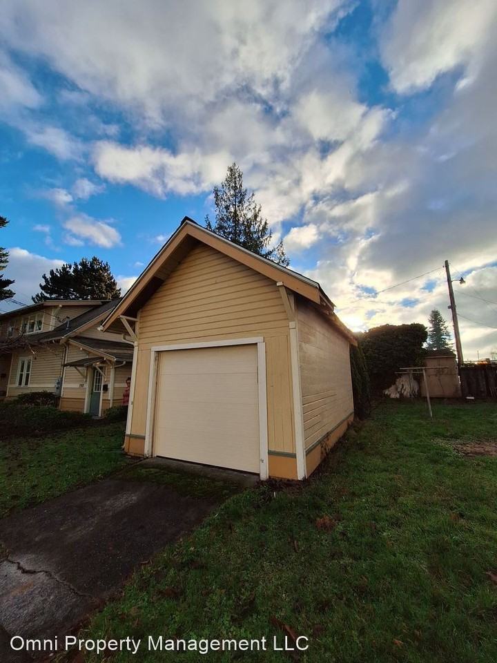 1405 & 1407 Halleck Street - Photo 2 of 5