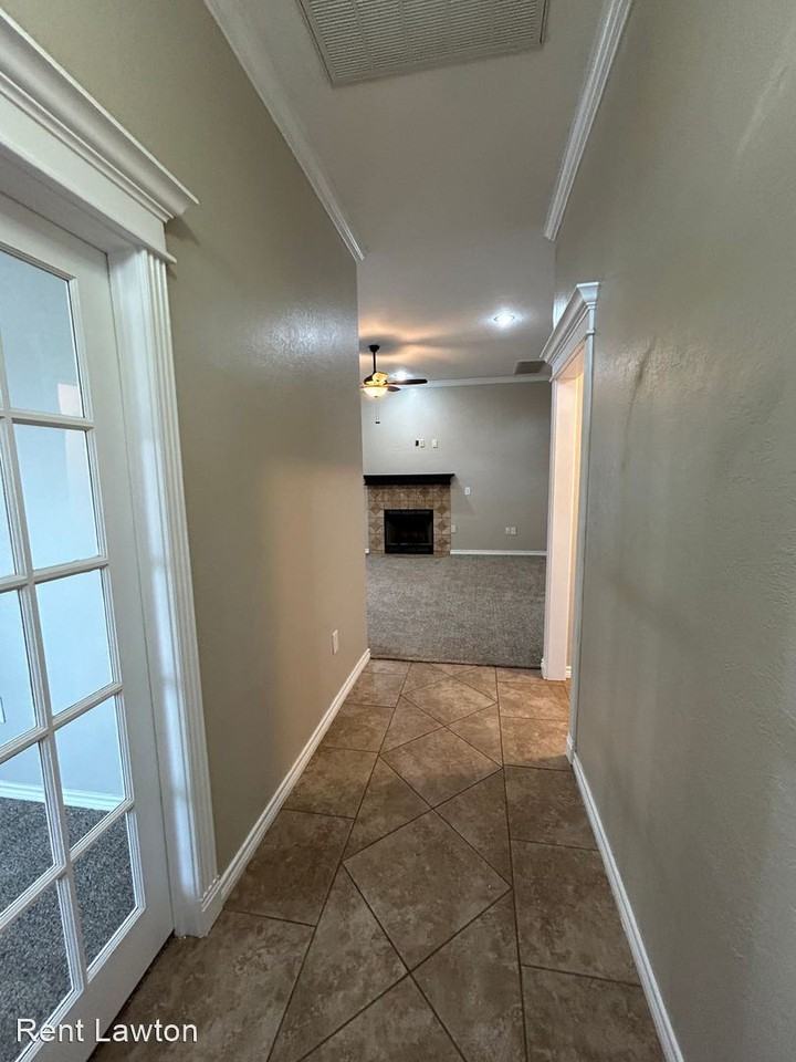 312 N Mountain Meadow Dr - Photo 3 of 34