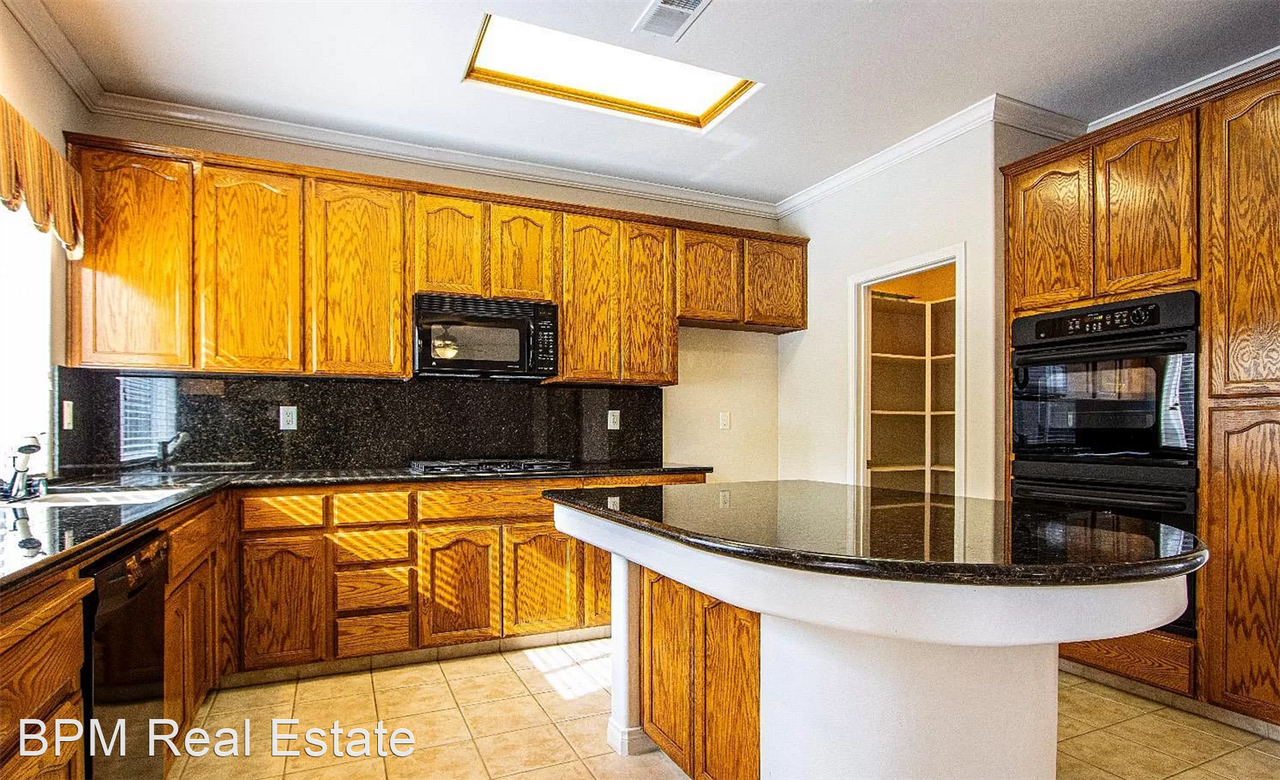 10411 Panther Falls Ave - Photo 3 of 18