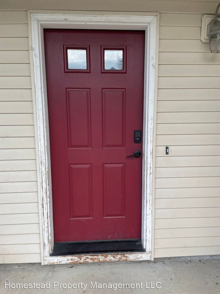 929 Morning Glory Dr - Photo 3 of 44