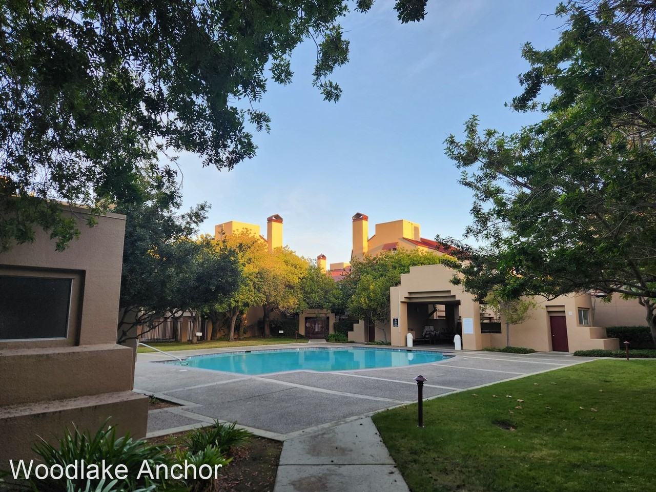 48 Commons Ln - Photo 2 of 31