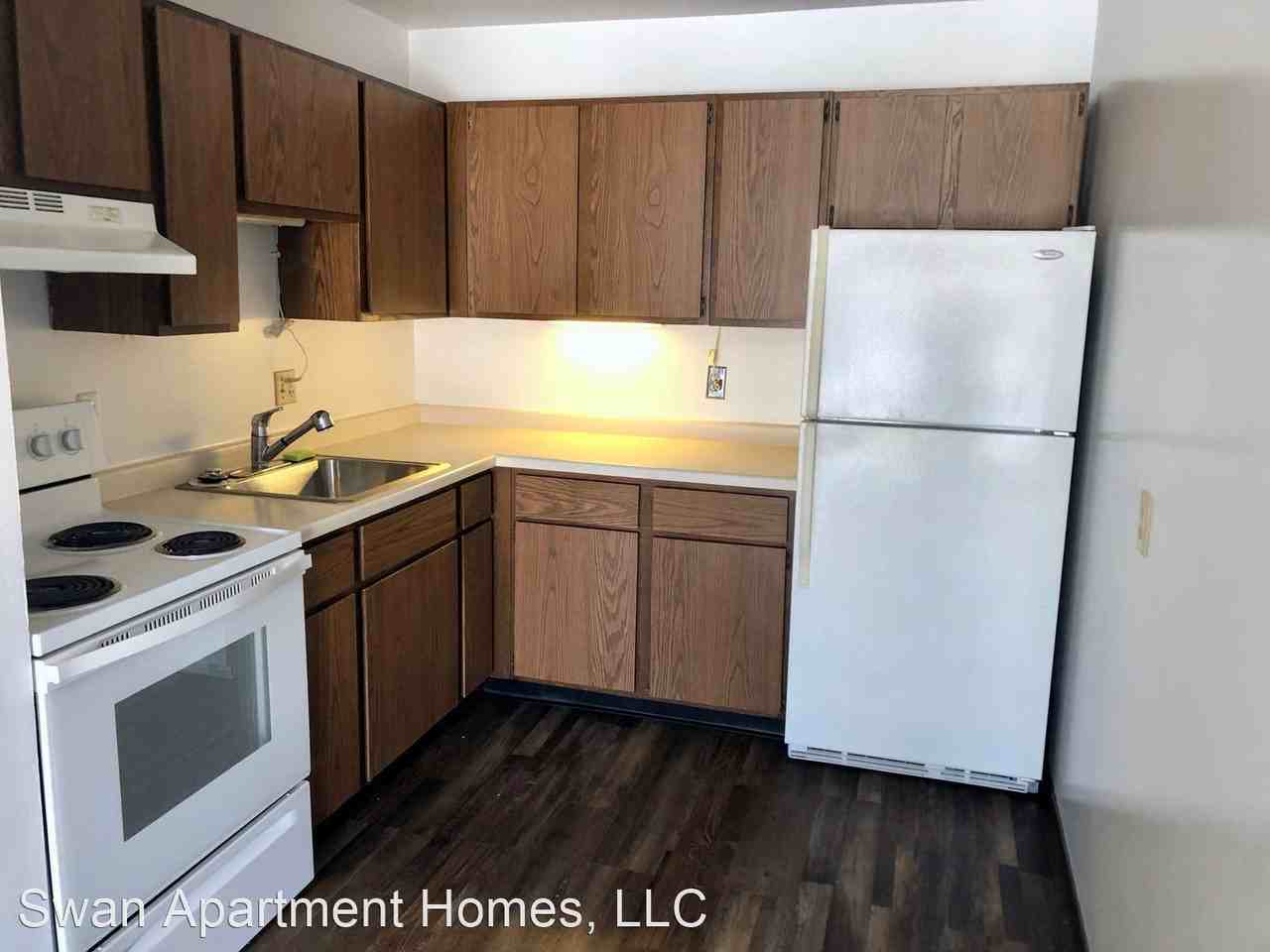 Beautiful brick building, private balcony, close to downtown! - Photo 2 of 5