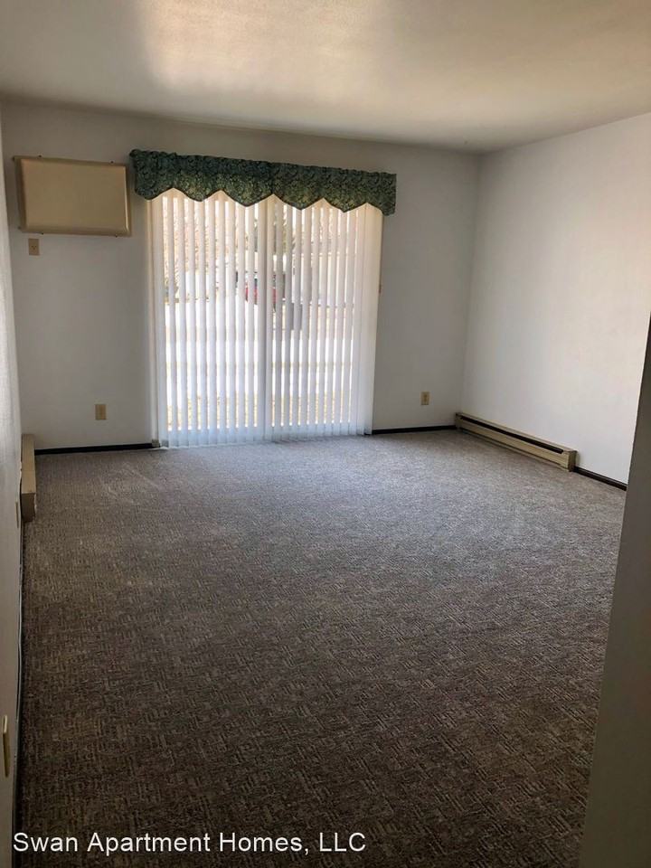 Beautiful brick building, private balcony, close to downtown! - Photo 3 of 5