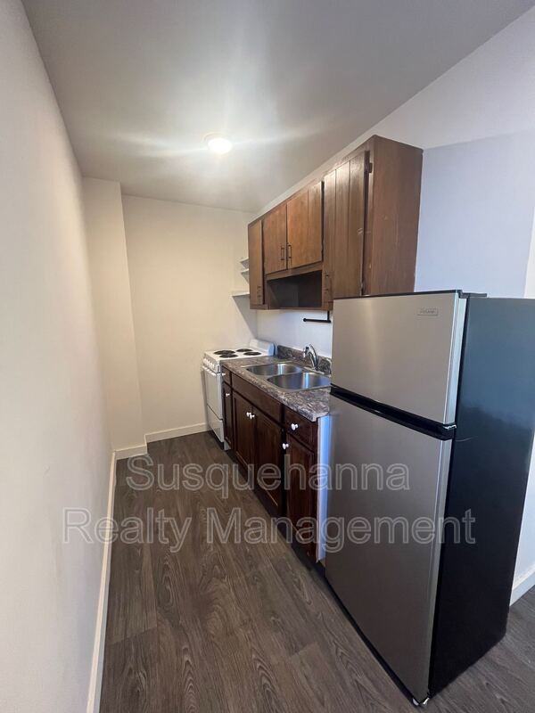 122 N Center St #2ndFL - Photo 5 of 10