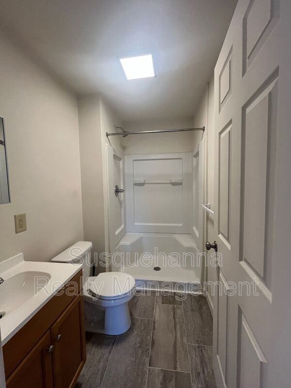 122 N Center St #2ndFL - Photo 6 of 10