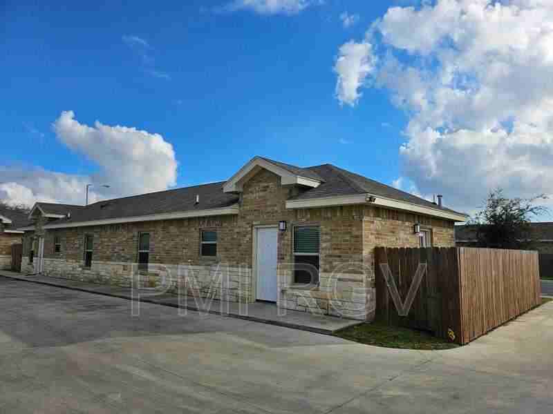 5600 Nightingale Ave #5 - Photo 3 of 26