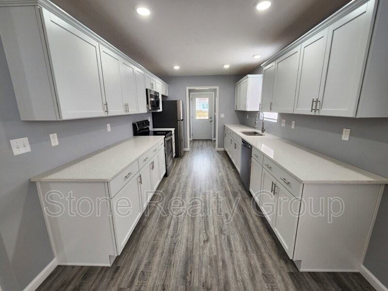 1451 N 26th St - Photo 3 of 11