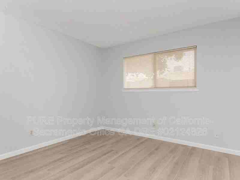 5047 Sparrow Ct - Photo 6 of 14