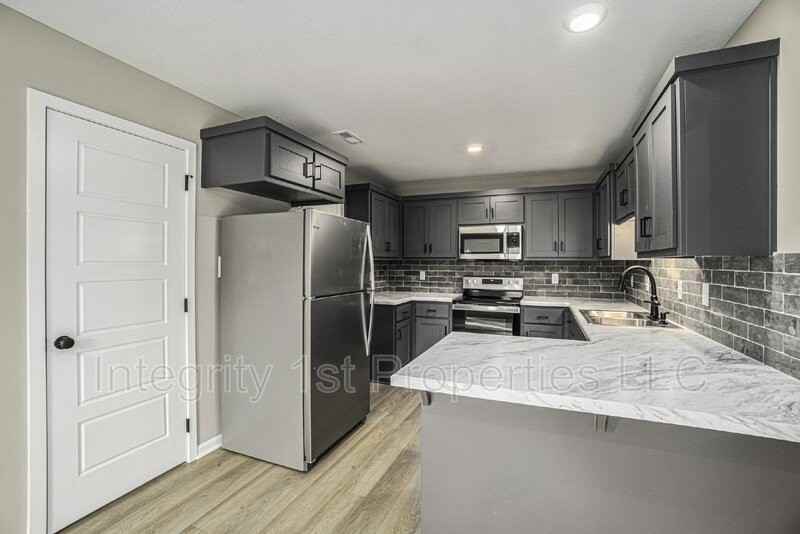 6342 Ne 44th St - Photo 3 of 16