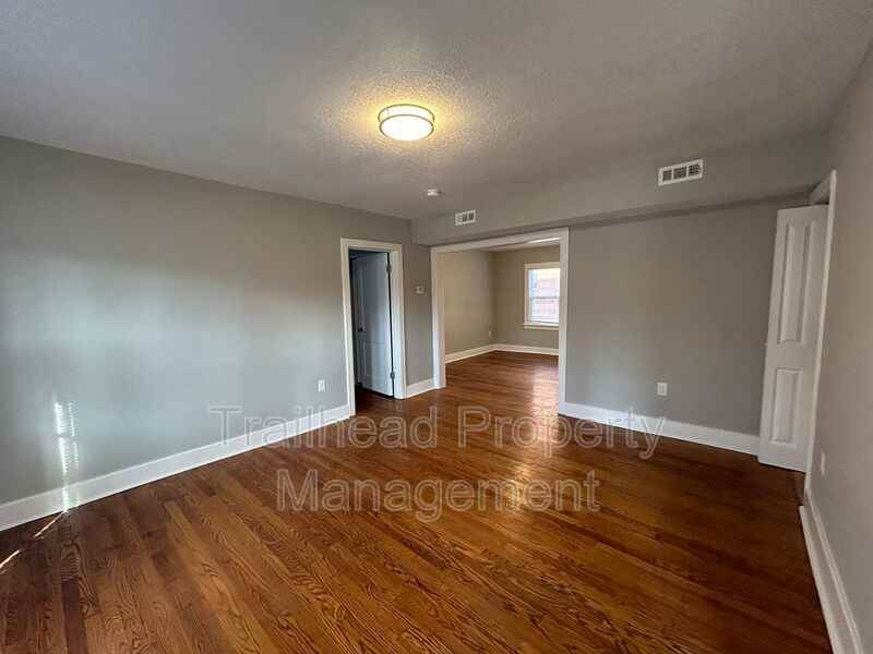 5049 Wyandotte St #1 - Photo 2 of 8