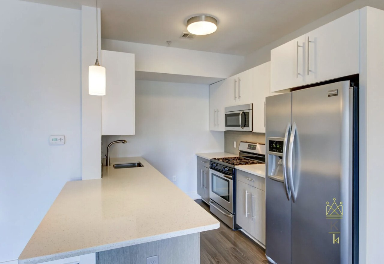 75 W School St #114 - Photo 4 of 13