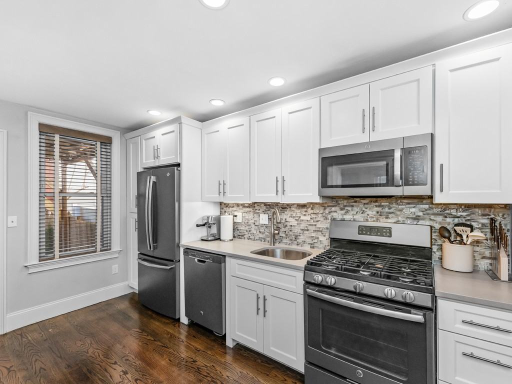 475 E 5th St #1 - Photo 3 of 15