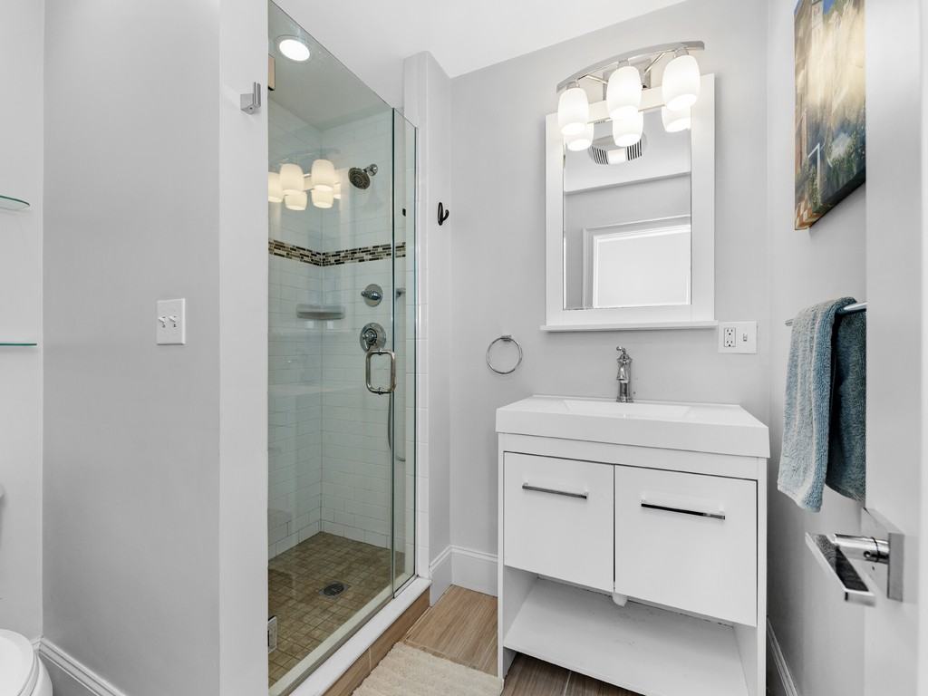 475 E 5th St #1 - Photo 5 of 15