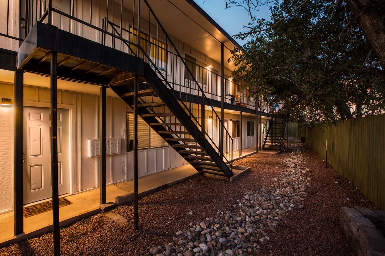 512 Ash St Se - Photo 2 of 24