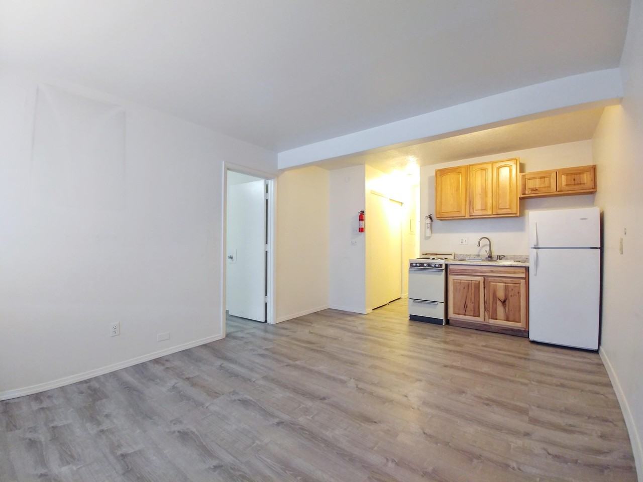 512 Ash St Se - Photo 5 of 24