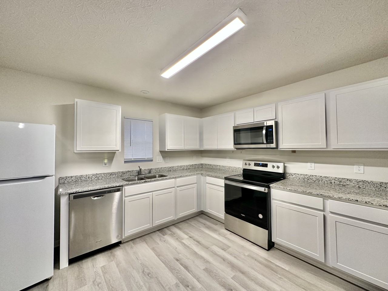 2227 S F St - Photo 3 of 20