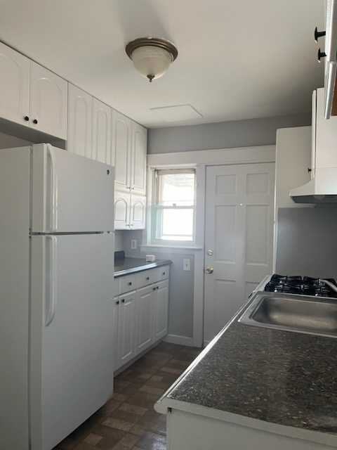 107 E 28th St - Photo 2 of 10