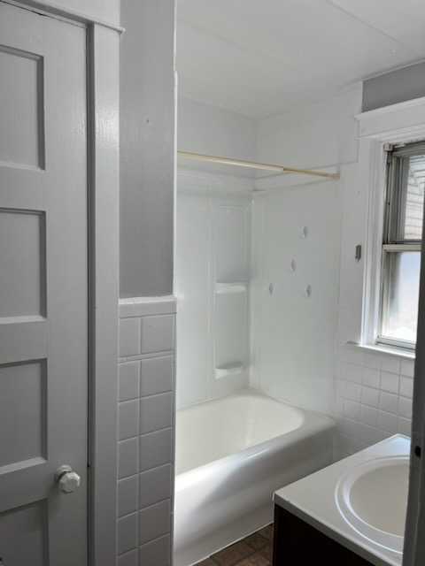 107 E 28th St - Photo 3 of 10