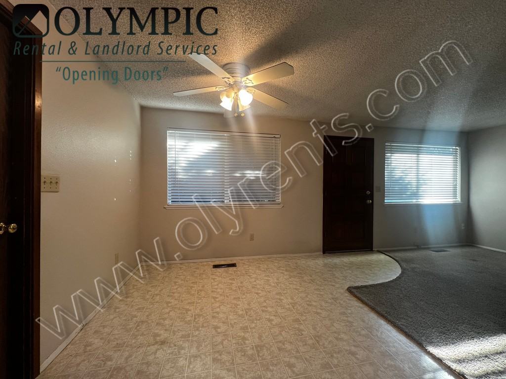 2425 Prospect Ave Ne - Photo 3 of 19