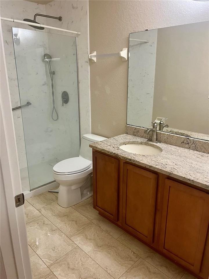 308 Windsor St - Photo 6 of 10