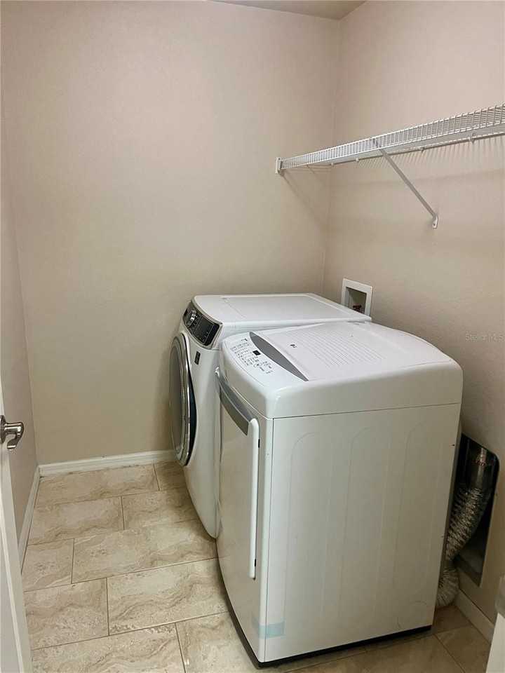 308 Windsor St - Photo 7 of 10