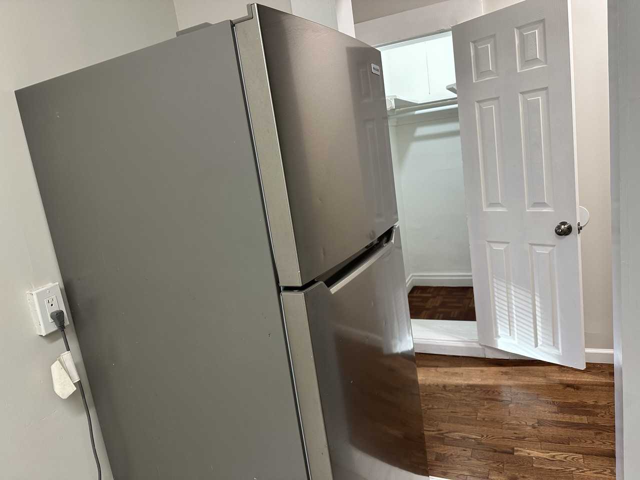 9 Bentley Avenue #5 - Photo 4 of 28