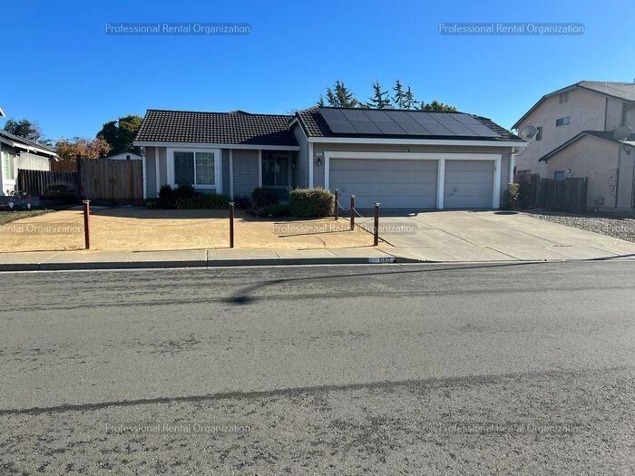 648 Chaucer Ln - Photo 2 of 46