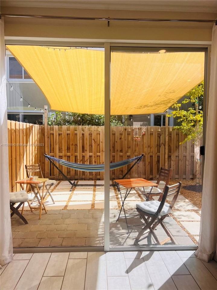 2430 Se 10th Ct - Photo 5 of 26