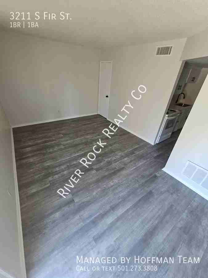 3211 S Fir St - Photo 2 of 8