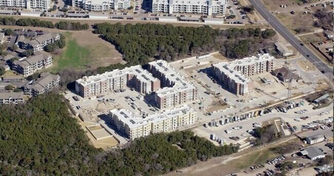 7451 Bluff Springs Rd #D7 - Photo 4 of 15