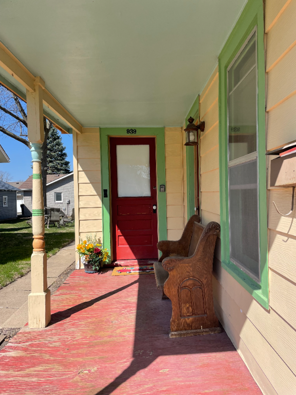 939 Broadway St - Photo 2 of 24