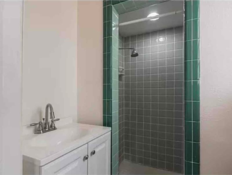 429 Woodlawn Ave - Photo 2 of 6