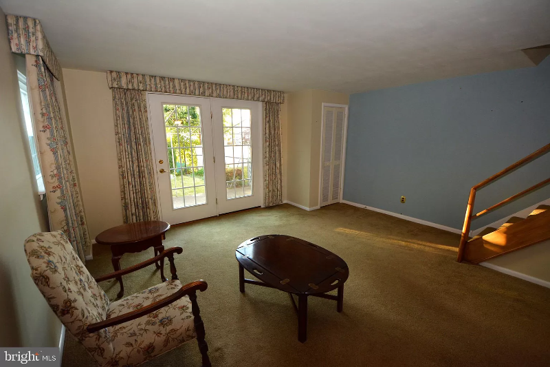 2716 Maxwell St - Photo 2 of 33