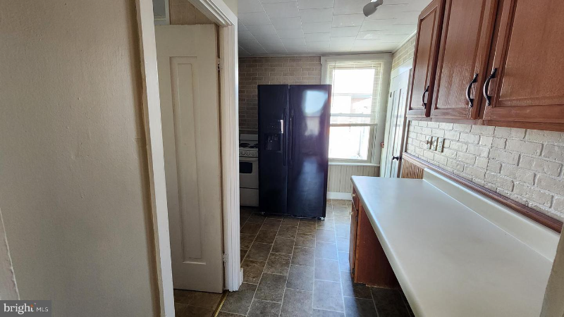 106 W Stiegel St - Photo 3 of 11